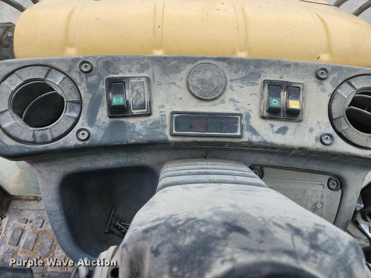 image for item JM9073 1996 New Holland 555E  backhoe