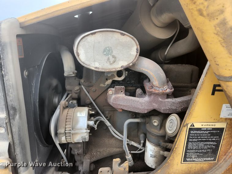 image for item JM9073 1996 New Holland 555E  backhoe