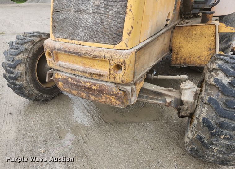 image for item JM9073 1996 New Holland 555E  backhoe