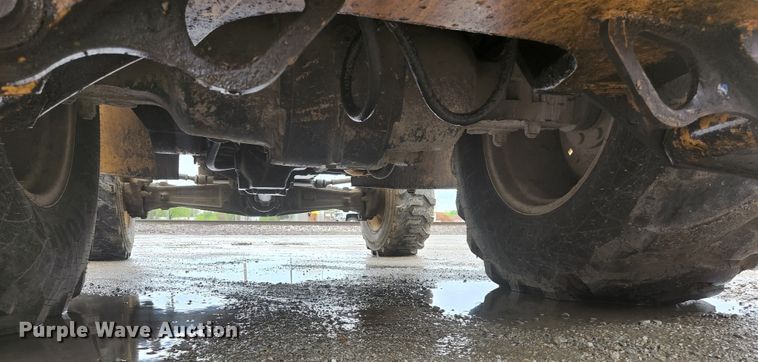 image for item JM9073 1996 New Holland 555E  backhoe