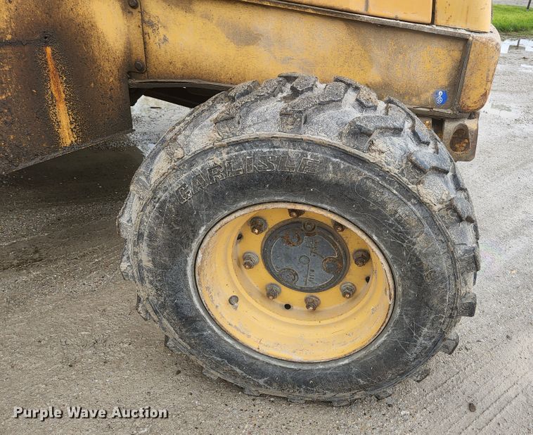 image for item JM9073 1996 New Holland 555E  backhoe