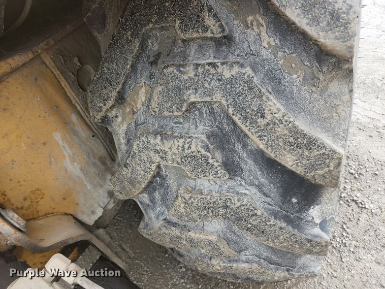 image for item JM9073 1996 New Holland 555E  backhoe