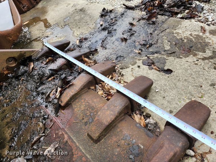 image for item JM9105 Woods 4035042  excavator bucket