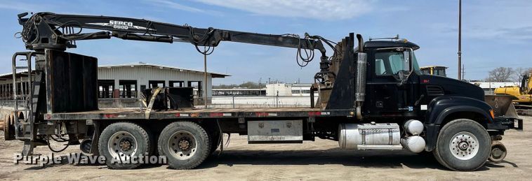 image for item JR9833 2006 Mack CV713  crane truck