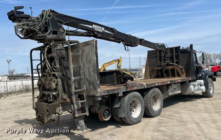 image for item JR9833 2006 Mack CV713  crane truck