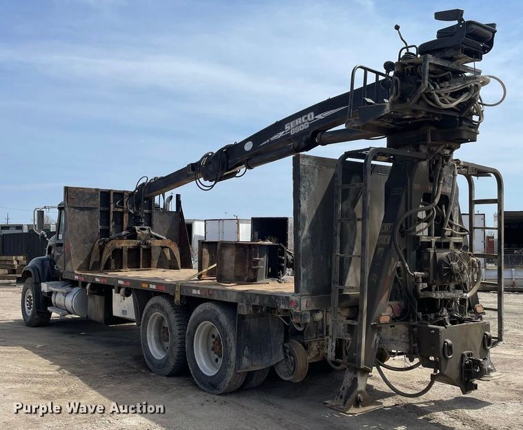 image for item JR9833 2006 Mack CV713  crane truck