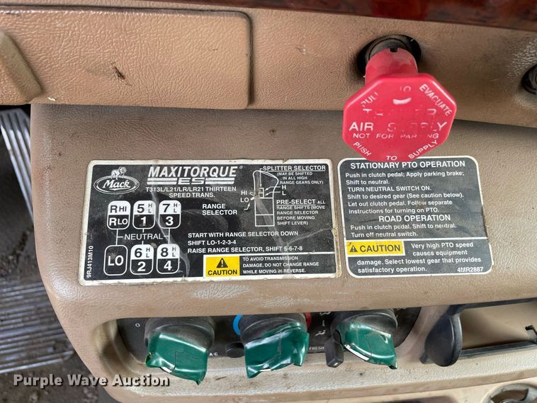 image for item JR9833 2006 Mack CV713  crane truck