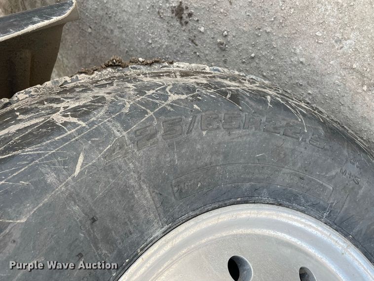 image for item JR9833 2006 Mack CV713  crane truck