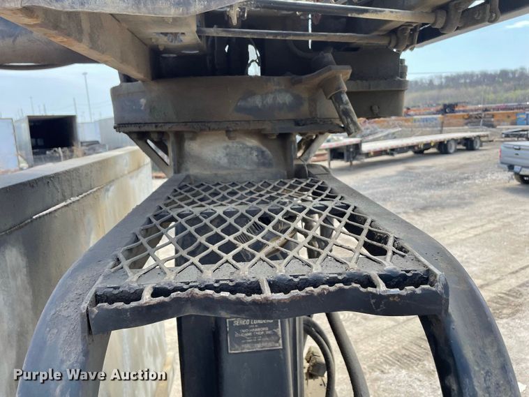 image for item JR9833 2006 Mack CV713  crane truck