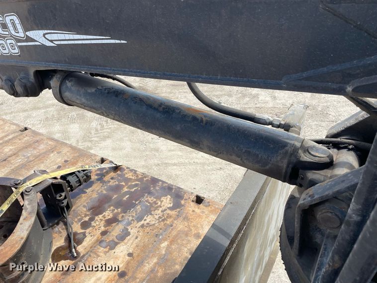 image for item JR9833 2006 Mack CV713  crane truck