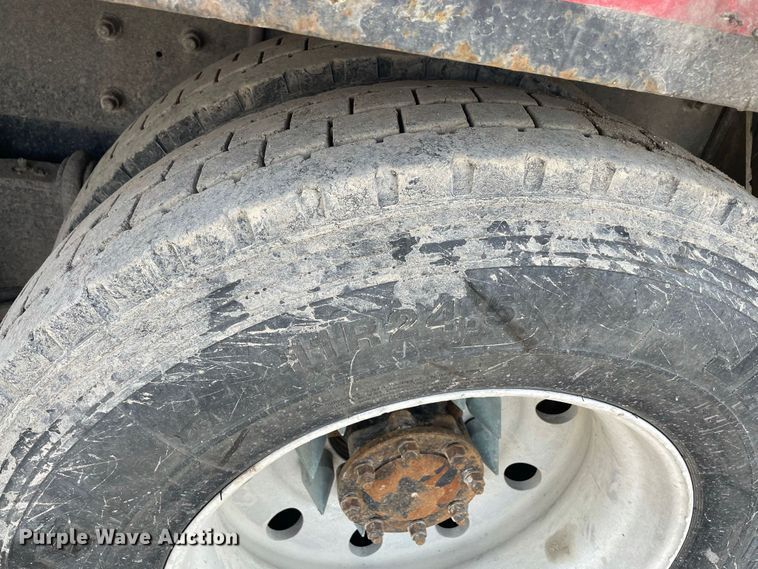 image for item JR9833 2006 Mack CV713  crane truck