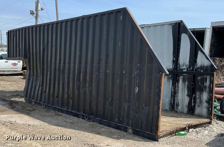 image for item JR9833 2006 Mack CV713  crane truck