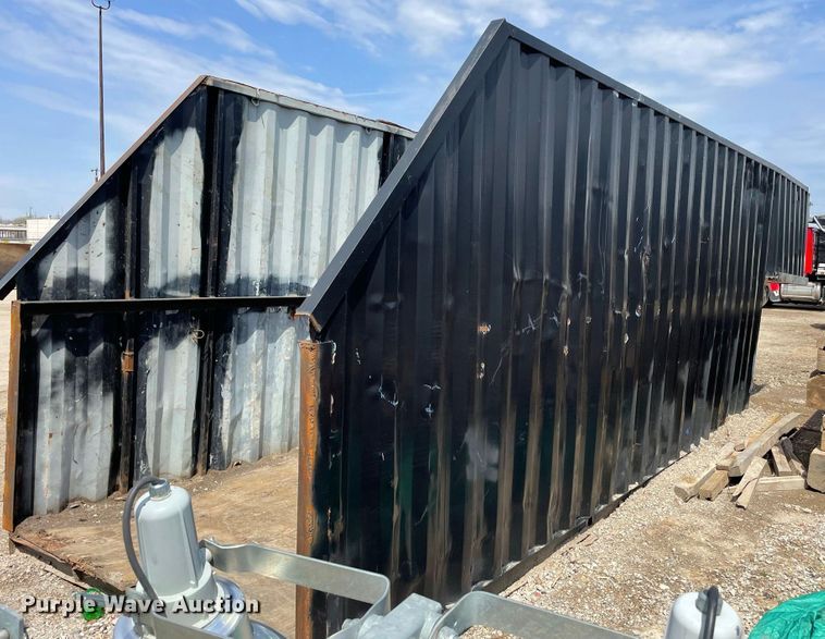 image for item JR9833 2006 Mack CV713  crane truck