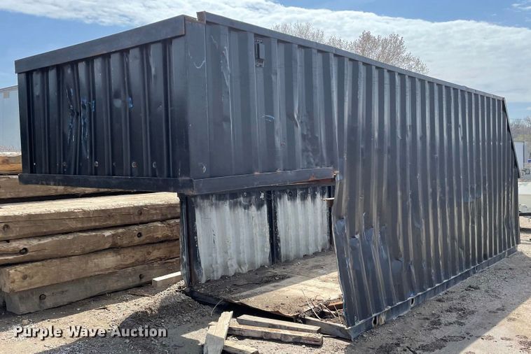 image for item JR9833 2006 Mack CV713  crane truck