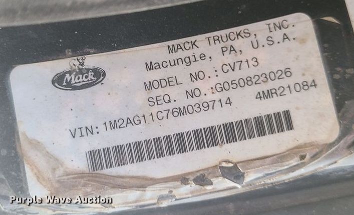 image for item JR9833 2006 Mack CV713  crane truck
