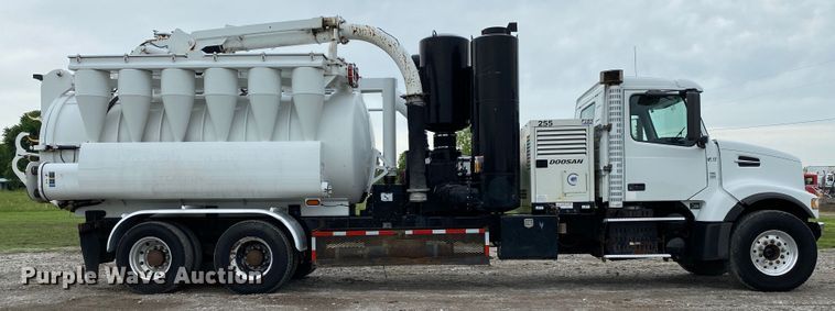 image for item JU9217 2010 Volvo VHD  vacuum truck