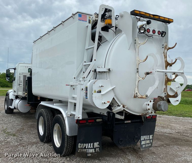image for item JU9217 2010 Volvo VHD  vacuum truck