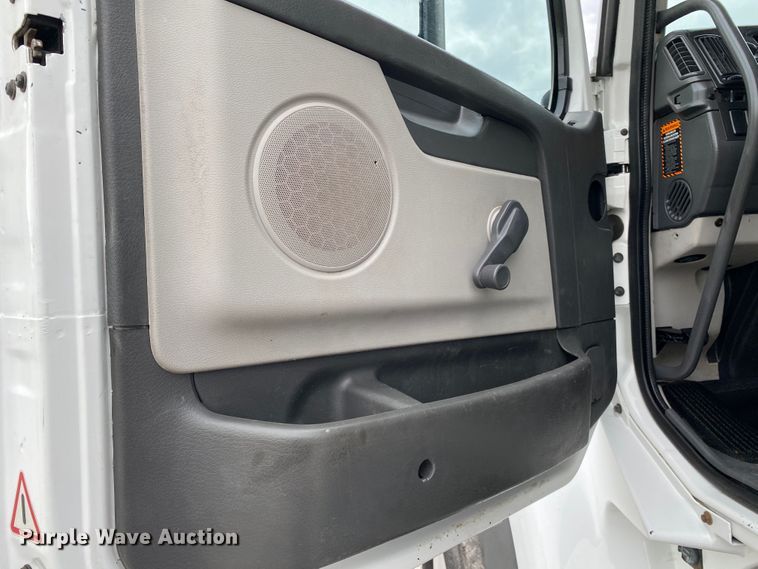 image for item JU9217 2010 Volvo VHD  vacuum truck