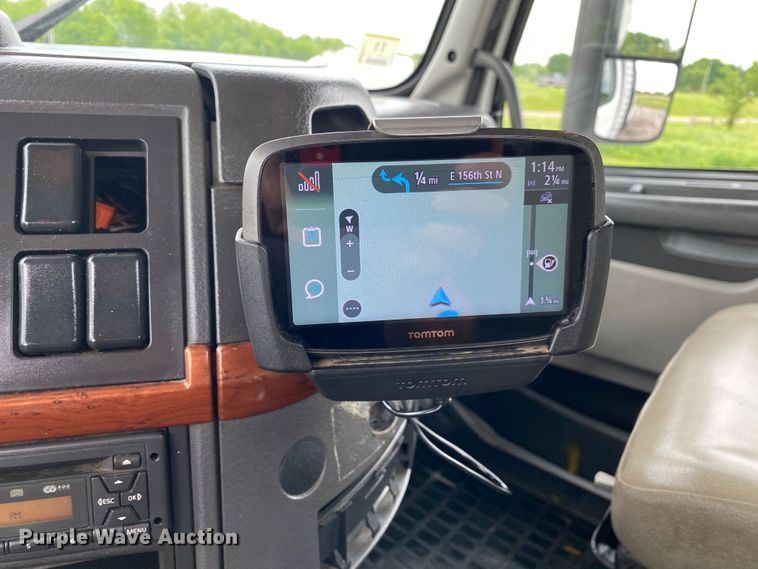 image for item JU9217 2010 Volvo VHD  vacuum truck