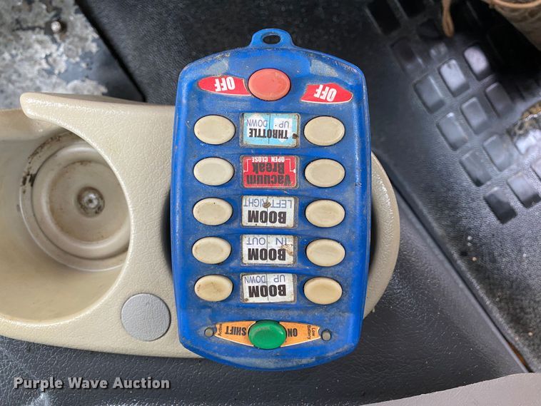 image for item JU9217 2010 Volvo VHD  vacuum truck