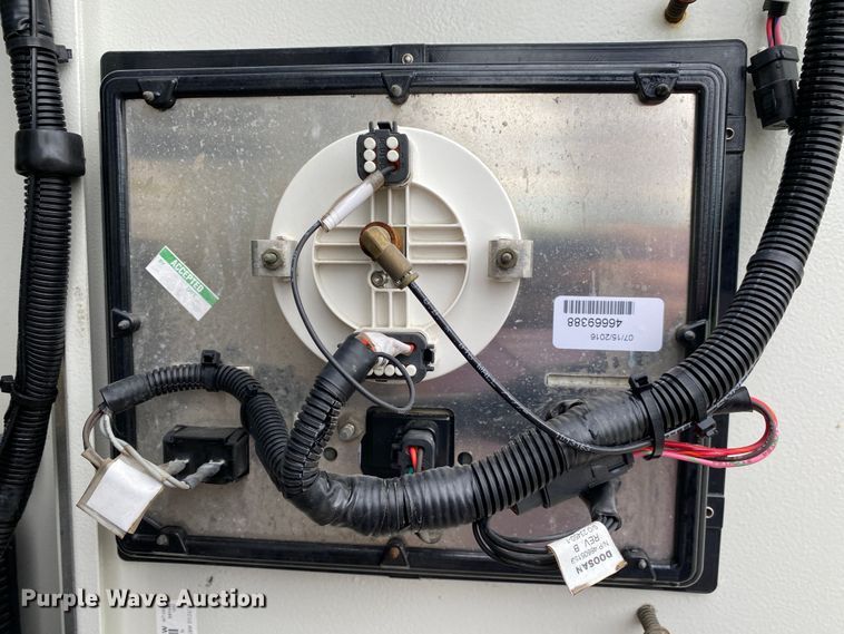 image for item JU9217 2010 Volvo VHD  vacuum truck