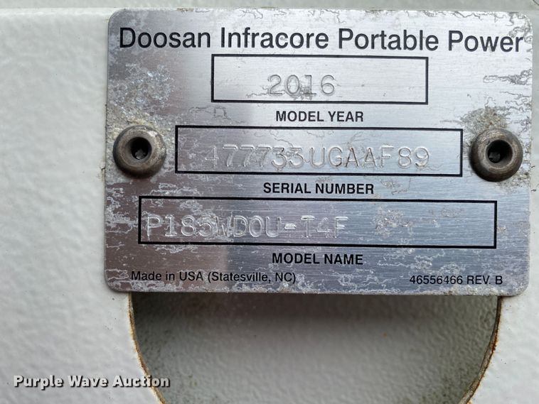 image for item JU9217 2010 Volvo VHD  vacuum truck