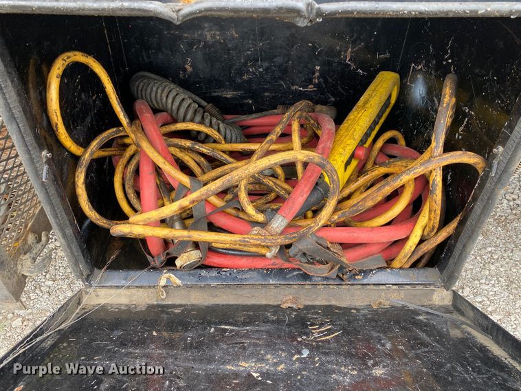 image for item JU9217 2010 Volvo VHD  vacuum truck