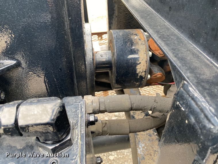 image for item JU9217 2010 Volvo VHD  vacuum truck