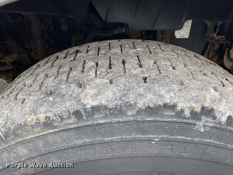 image for item JU9217 2010 Volvo VHD  vacuum truck