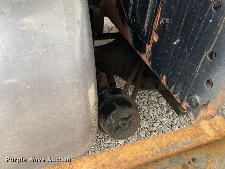 image for item JU9217 2010 Volvo VHD  vacuum truck