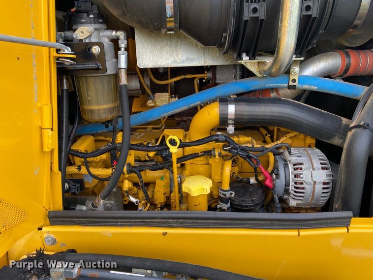 image for item JU9224 2013 John Deere 750K LGP  dozer