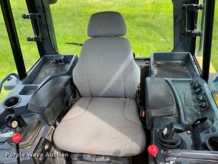 image for item JU9224 2013 John Deere 750K LGP  dozer