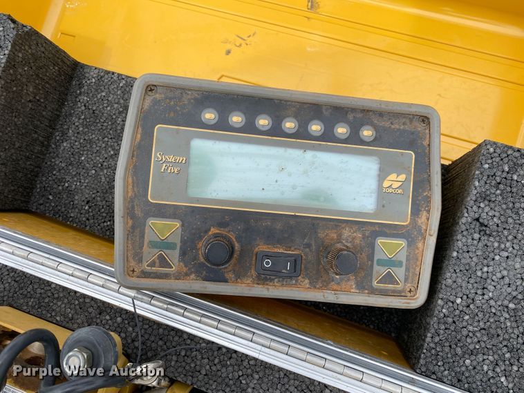 image for item JU9224 2013 John Deere 750K LGP  dozer