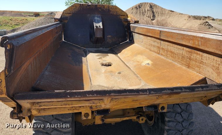 image for item KC9480 2001 Caterpillar D400E Series II  haul truck