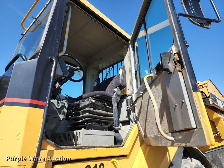 image for item KC9480 2001 Caterpillar D400E Series II  haul truck