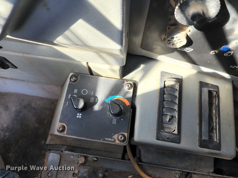 image for item KC9480 2001 Caterpillar D400E Series II  haul truck