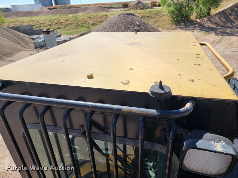 image for item KC9480 2001 Caterpillar D400E Series II  haul truck