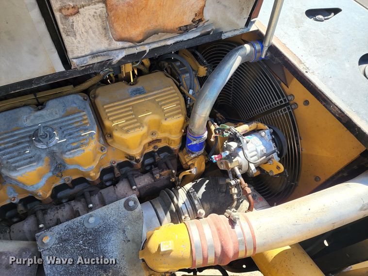 image for item KC9480 2001 Caterpillar D400E Series II  haul truck