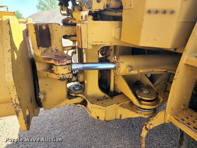 image for item KC9480 2001 Caterpillar D400E Series II  haul truck