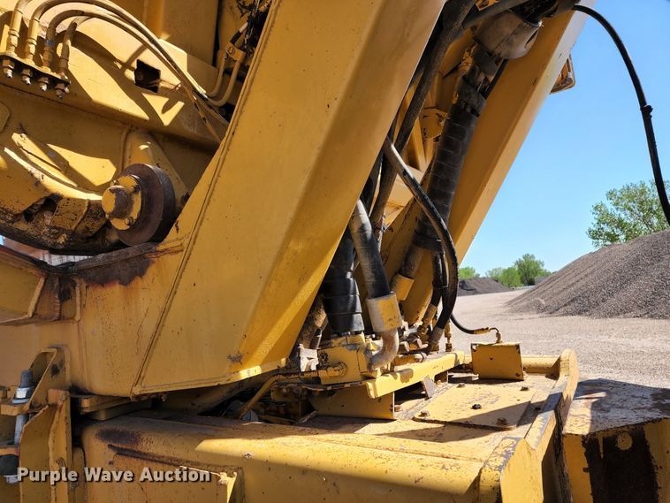 image for item KC9480 2001 Caterpillar D400E Series II  haul truck