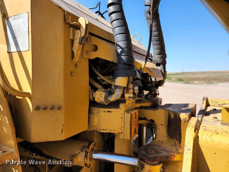 image for item KC9480 2001 Caterpillar D400E Series II  haul truck