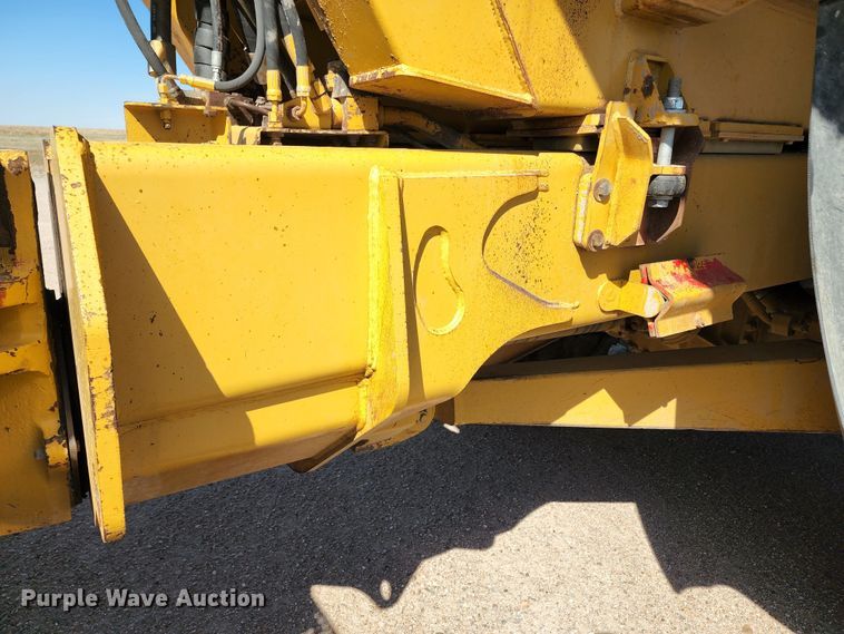 image for item KC9480 2001 Caterpillar D400E Series II  haul truck