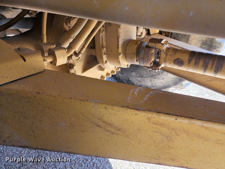 image for item KC9480 2001 Caterpillar D400E Series II  haul truck