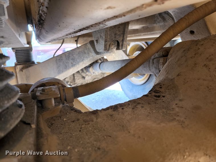 image for item KC9480 2001 Caterpillar D400E Series II  haul truck