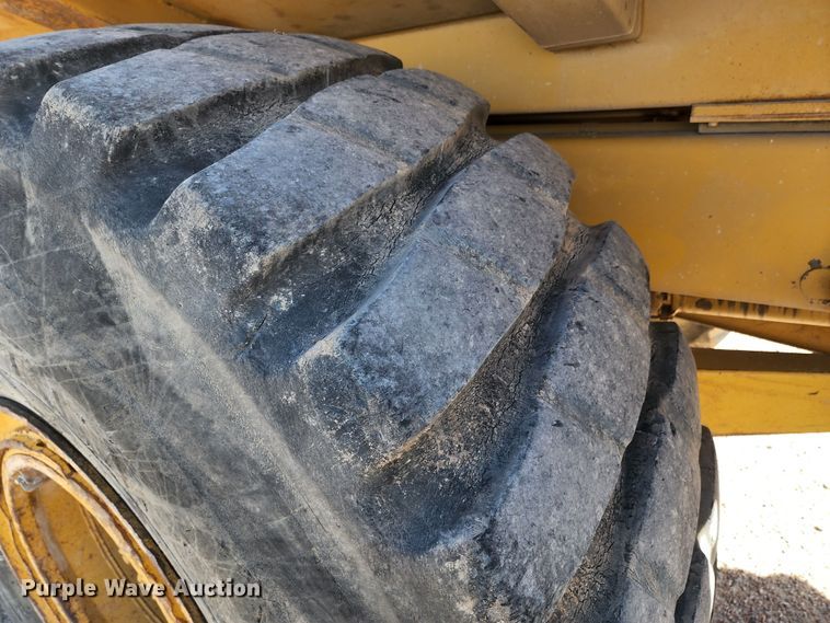 image for item KC9480 2001 Caterpillar D400E Series II  haul truck