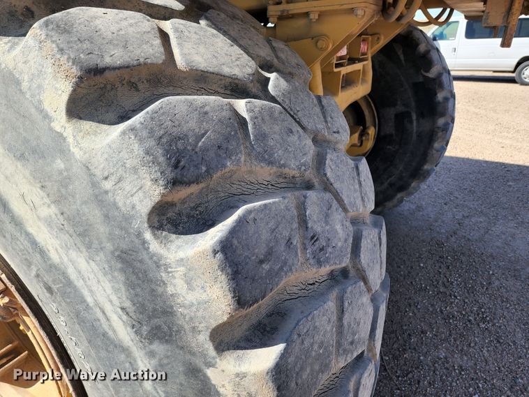 image for item KC9480 2001 Caterpillar D400E Series II  haul truck