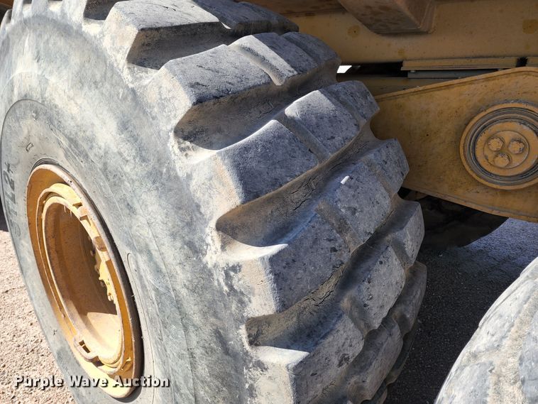 image for item KC9480 2001 Caterpillar D400E Series II  haul truck