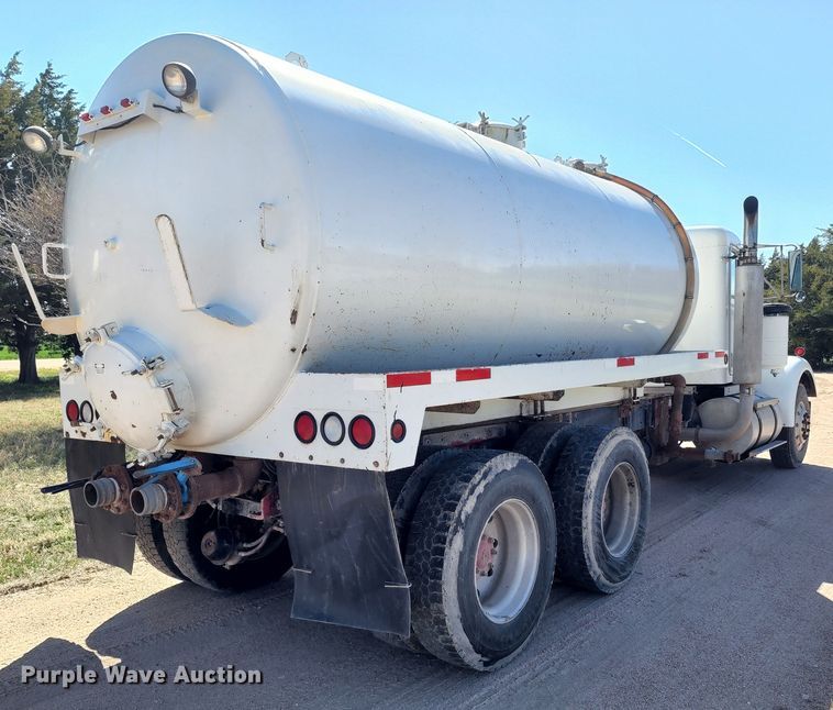 image for item KC9496 1981 Kenworth W900A  vacuum truck