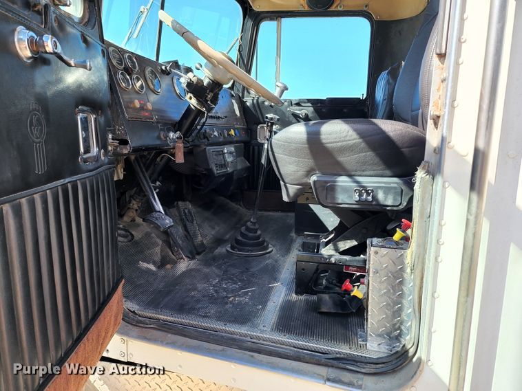 image for item KC9496 1981 Kenworth W900A  vacuum truck