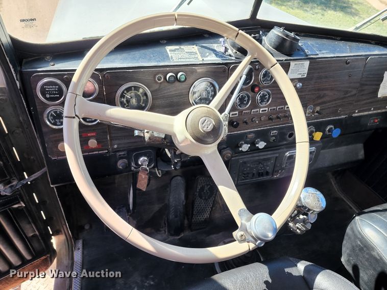 image for item KC9496 1981 Kenworth W900A  vacuum truck